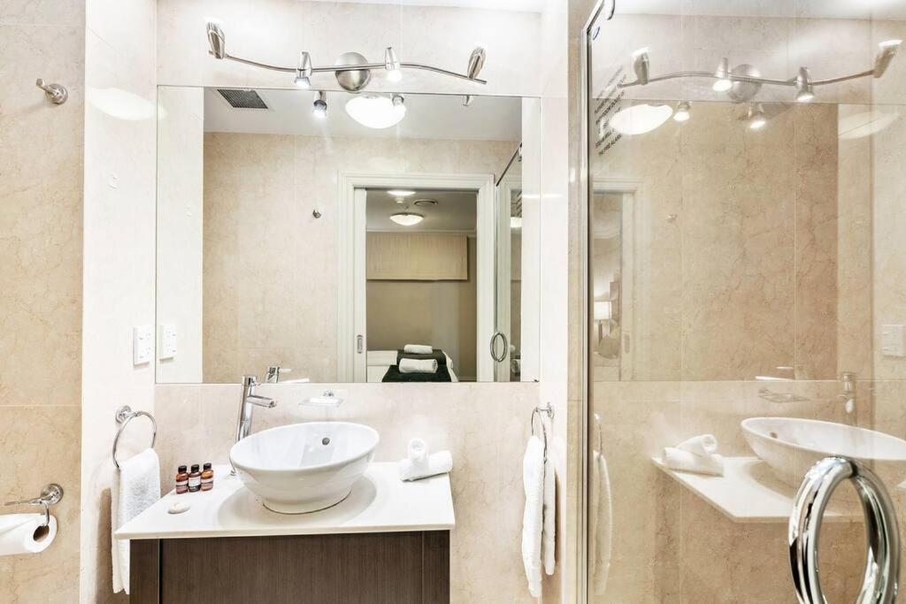 קווינסטאון The Beacon - 2 Bedroom Luxe Apartment מראה חיצוני תמונה
